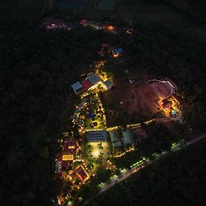 Honeydewwz Exoticaa Hotel & Resort